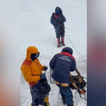 Elbruz Dağı'nda mahsur kalan 2 Türk vatandaşı hayatını kaybetti