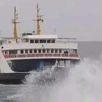 Balıkesir Erdek'te feribot seferleri iptal edildi