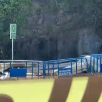 Heyelanın olduğu alanda 'acil durum toplanma bölgesi' tabelası