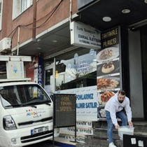 Kamyonetten düşen 58 yaşındaki adam hayatını kaybetti