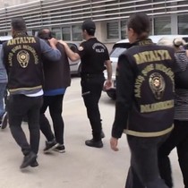 17 ilde 17 ayrı dolandırıcı şebekesine operasyon: 73 kişi tutuklandı