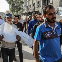 İsrail Gazze’de bir okul ve camiyi vurdu: En az 16 can kaybı