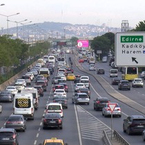 İstanbul'da haftanın ilk iş günü trafik yoğunluğu yaşanıyor