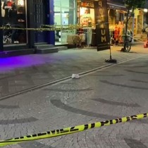 Bağcılar'da giyim mağazasına silahlı saldırı: Çok sayıda yaralı var