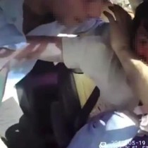 Taksi şoförü aracına aldığı yolcunun bıçaklı saldırısına uğradı