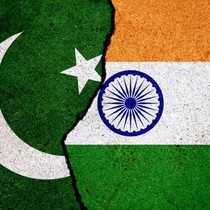 Pakistan ve Hindistan el sıkıştı: Askerler barış zamanı pozisyonlarına geri çekilecek