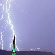 Karabük'te şimşekler görsel şölen oluşturdu