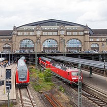 Almanya'da tren istasyonunda bıçaklı saldırı da yaralı sayısı arttı!