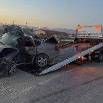 Direğe çarpan otomobilin sürücüsü hayatını kaybetti