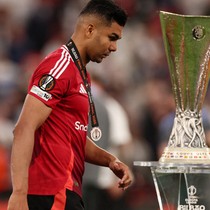Tüm futbolcular satılık! Manchester United harabeye döndü!