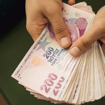 En düşük emekli maaşına zam gelecek mi? AK Parti'den açıklama geldi