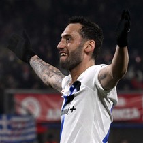 Inter soranlara 'Hakan Çalhanoğlu 40 milyon euro' diyor
