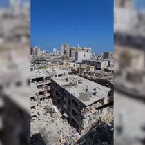 İsrail'in Bat Yam şehrinde hasarın boyutu böyle görüntülendi