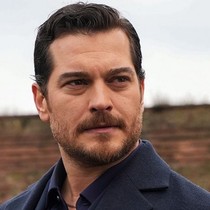 Çağatay Ulusoy 'Uykusuz Adam'la geliyor