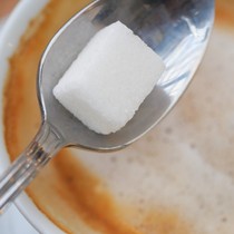 Ayıla bayıla içiyorduk ama aslında çok zararlıymış! Şekerli kahvenin zararını duyan ağzına sürmüyor