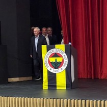 Aziz Yıldırım, genç kongre üyeleriyle buluştu