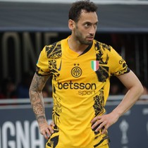 Inter'de Hakan Çalhanoğlu krizi, yerine adam bakıyorlar