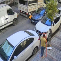 Yola fırlayan çocuğa otomobil çarptı
