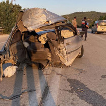 Çorum'da feci kaza! Minibüsle çarpışan otomobil ikiye bölündü: Çok sayıda yaralı var