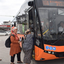 Hatay'da belediye 12 metre uzunluğundaki elektrikli otobüsleri test etti