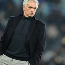 Mourinho'dan Barcelona'ya bir iyilik: Yıldız oyuncunun transferini reddetti