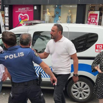 "Ne bakıyorsun?" kavgasında ortalık karıştı! 2 kişi birbirine girdi