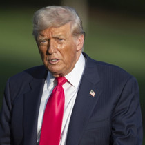 Bacak ve ayaklarındaki şişkinlik dikkat çekmişti: Trump'ın hastalığına teşhis konuldu