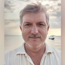 2 çocuk babası arı saldırısında öldü, haberi alan eşi kalp krizi geçirdi