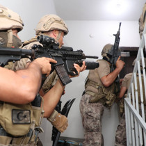 Mersin'de fuhuş operasyonu: 19 kişi tutuklandı