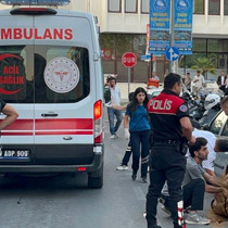 Sokak ortasında husumetlisini bıçakladı: Yaralanan kişi kanlar içinde yere yığıldı