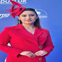 Yarış spikeri Esen Gök evinde ölü bulundu