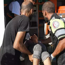 İsrail, Gazze'de yine yardım bekleyenleri vurdu