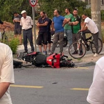 Ciple çarpışan genç motosikletli can verdi