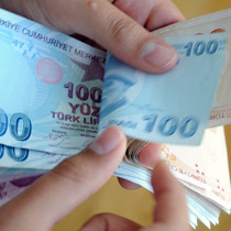 Üniversiteye giren gençlere 10 bin TL destek