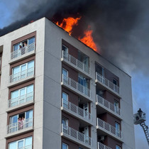 Bağcılar'da 13 katlı binada yangın paniği