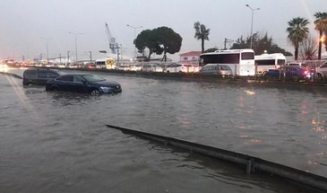 son dakika izmir de kent merkezi aliaga foca ve dikili de sel 2 subat izmir hava durumu