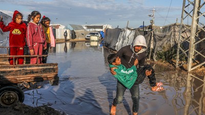 Gazze'de son 2 günde 1540'tan fazla çadır su altında kaldı