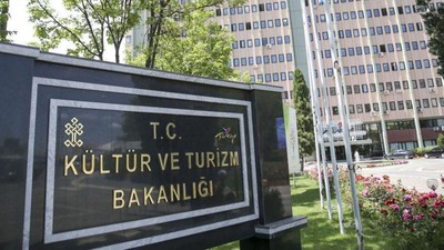 Kültür ve Turizm Bakanlığı'ndan turizm işletme belgesi olmayan oteller için 1.5 yılda 7 resmi yazı