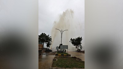 Samsun’da isale hattı patladı, tazyikli su 40 metre yükseğe çıktı