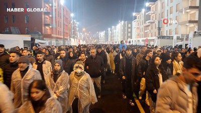 Asrın felaketinin 2'nci yıl dönümünde Hatay'da binlerce vatandaş sessiz yürüyüş gerçekleştirdi