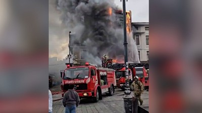 Eminönü'nde korkutan yangın