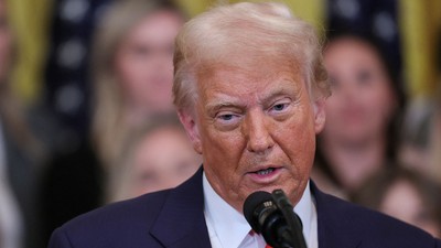 Trump: İsrail, Gazze'yi ABD'ye teslim edecek