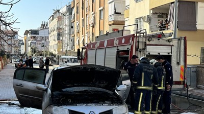 Antalya'da oto tamircisinin test sürüşü yaptığı otomobilde yangın çıktı