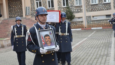 Pençe-Kilit Operasyonu bölgesinde kalp krizi geçiren güvenlik korucusu toprağa verildi