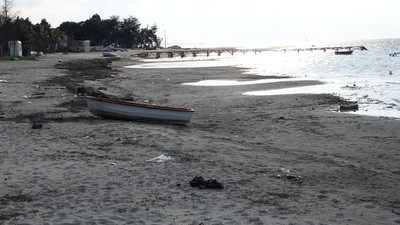 Çanakkale'de deniz suyu çekildi