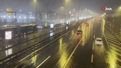 Meteoroloji uyarmıştı: İstanbul’da kar yağışı etkisini gösteriyor