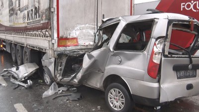 Hafif ticari araç tıra arkadan çarptı; üniversiteli Caner öldü