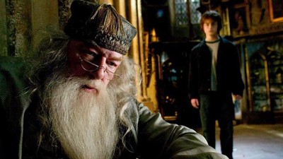 Merakla bekleniyordu: Harry Potter dizisinde ‘Dumbledore’u canlandıracak isim belli oldu