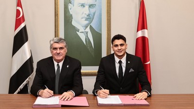 Beşiktaş, Mustafa Erhan Hekimoğlu ile sözleşme yeniledi