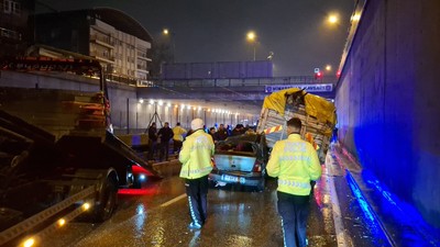 Bursa'da 4 aracın karıştığı zincirleme kazada 1 kişi öldü, 1'i ağır 4 kişi yaralandı